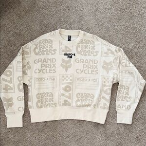 NWT Fox Cream Graphic Crewneck Sweater